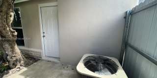 27 NE 5th Ave Gallery 5