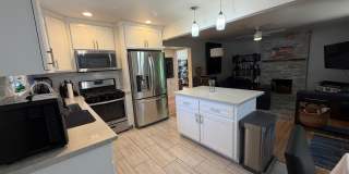 Fully Furnished 3BR/2BA Sacramento Home | Utilities Included | Flexible 3–12 Month Leases Gallery 9