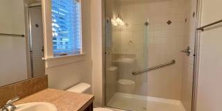 Spacious Home on Golf Course  - All Bedrooms En Suite Gallery 26
