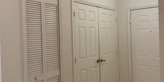"Move In Special" $250 OFF First Month's Rent - Lovely 3 Bedroom 2 Bath Condo Gallery 9