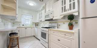 137 Lake Shore Rd. Gallery 1