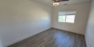 Beautiful, Clean 4 bedroom with Solar!! Gallery 10