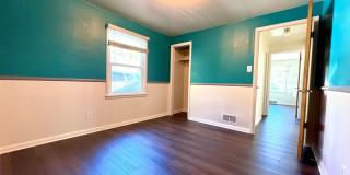 Spacious 4BR House in Edgewater Gallery 54