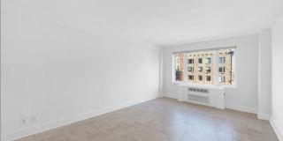 926 Park Ave Gallery 6