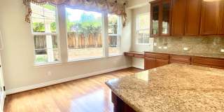Pleasanton Ponderosa 5 bed+loft / 4 bath, 4 car garage, Small Dogs OK Gallery 13
