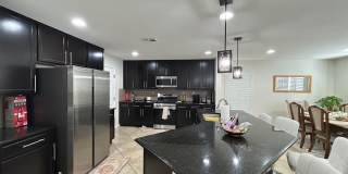 Fully Furnished 4 Bedroom 2.5 Home! Gallery 8