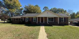 Charming 3 Bedroom 2 Bath Brick Ranch – Lawncare & Washer/Dryer Included! Gallery 1