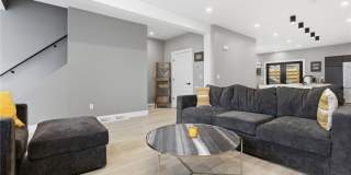 240 E Jefferson St Gallery 16