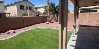 2 Story home with huge backyard Gallery 1