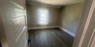 Charming 3-Bedroom Property in Prime Location Gallery 21