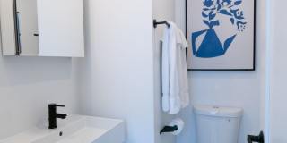 901 Edenton Gallery 77