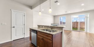 Gorgeous Townhome in Ridgefield! Gallery 7