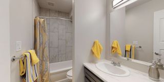 Acoma Square Gallery 21