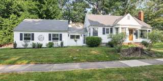 Charming 3BR House in Bay Village Gallery 1