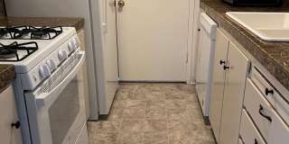 UPSTAIRS 2 BED UNIT IN ROSEVILLE!! Gallery 6