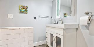 Charming Furnished Basement Unit in Regis – Northwest Denver Gallery 3