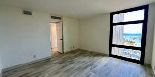 Available NOW - Highly Desired 2 BED 2 BATH Near Ala Moana Gallery 17