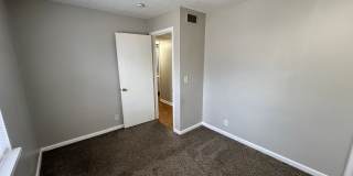 2-Bed, 1-Bath Apartment with Garage Parking! Gallery 8