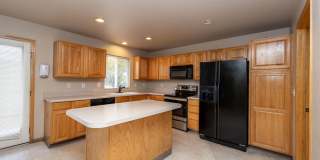 3 bed, 2.5 bath Home in English Ranch Neighborhood Gallery 7