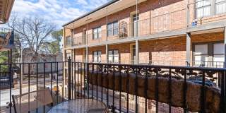 This luxurious townhouse on Cherry St. Gallery 14