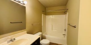 4 Bedroom 2.5 Bath Townhouse Gallery 15