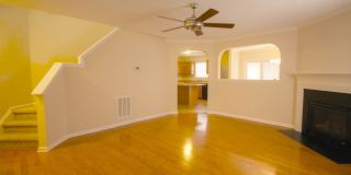Spacious, Beautiful 3 BR, 2.5 bath with fenced in yard! Gallery 3