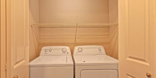 Spacious Townhome Near Silver Lake! Gallery 14