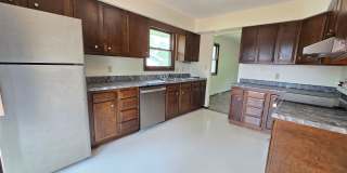 Cute 2-bedroom duplex in Normal! Gallery 5