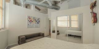 One Bedroom Unit in Wonderful Western Auto Lofts Gallery 4
