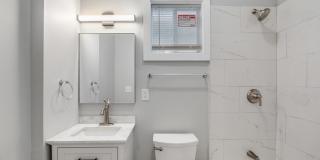 2224 N Kenwood Avenue Gallery 16