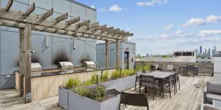 Luxe on Chicago Gallery 14