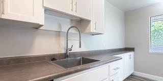 Ellinwood Gallery 19