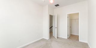 41715 MCMONAGLE Square Gallery 39