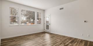 Sterling Oaks Luxury Apartments Gallery 5