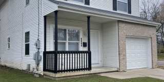 Updated 4 Bedroom 2 Bath Home with New Kitchen and Appliances, Downstairs Suite! Gallery 1