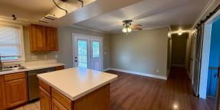 3 Bedroom with basement! Gallery 8