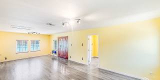 SD: Cozy 2BD/2BA Home in Ramona with Front Patio, Included Landscaping & A/C Gallery 4