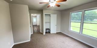 Updated 3-bedroom house with HUGE YARD!! Gallery 12