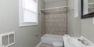 Hawthorne Street Gallery 29