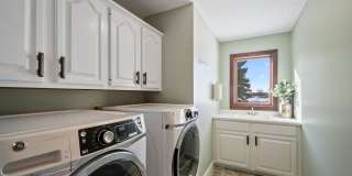 Executive-Level Rental Offering in SW Woodbury — Space, Privacy & High-End Finishes Gallery 21