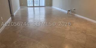 5825 Collins Ave Gallery 30