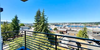 2025 Built Queen Anne Townhome with Rooftop & Water Views Gallery 18