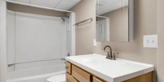 Large 1 & 2 Bedrooms available, PET FRIENDLY! Gallery 92