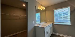 Comfort & Space Await in This Stunning 4BR Dayton Home Gallery 21