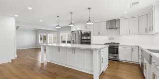 Fully Remodeled 4 Bed + 2.5 Bath Home in Desirable Westlake Hills! Gallery 7