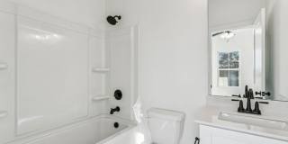 5015 Grayton Alley Gallery 103