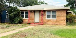 Adorable, Unique, and Roomy 3/2 Close to Tech! Move in Special Half off First Month! Gallery 1