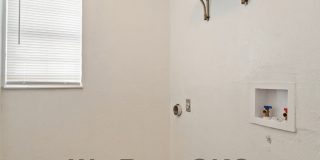 1221 NE 43rd St Gallery 11