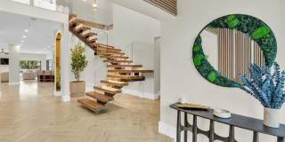 319 S Riverside Drive Gallery 21