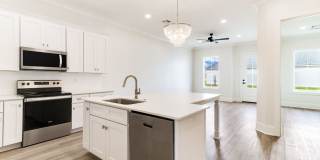 New Construction Upscale Single Story Townhome in Gated Community Gallery 47